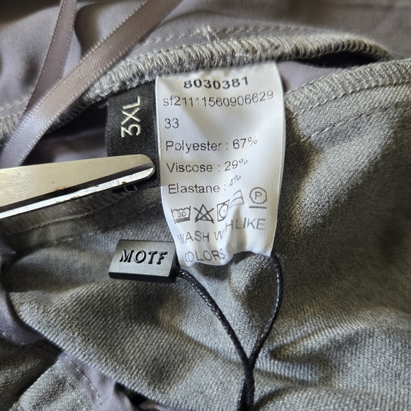 MOTF by SHEIN Grey & Black Side Stripe Dress Pants - 3XL - Picture 3 of 8